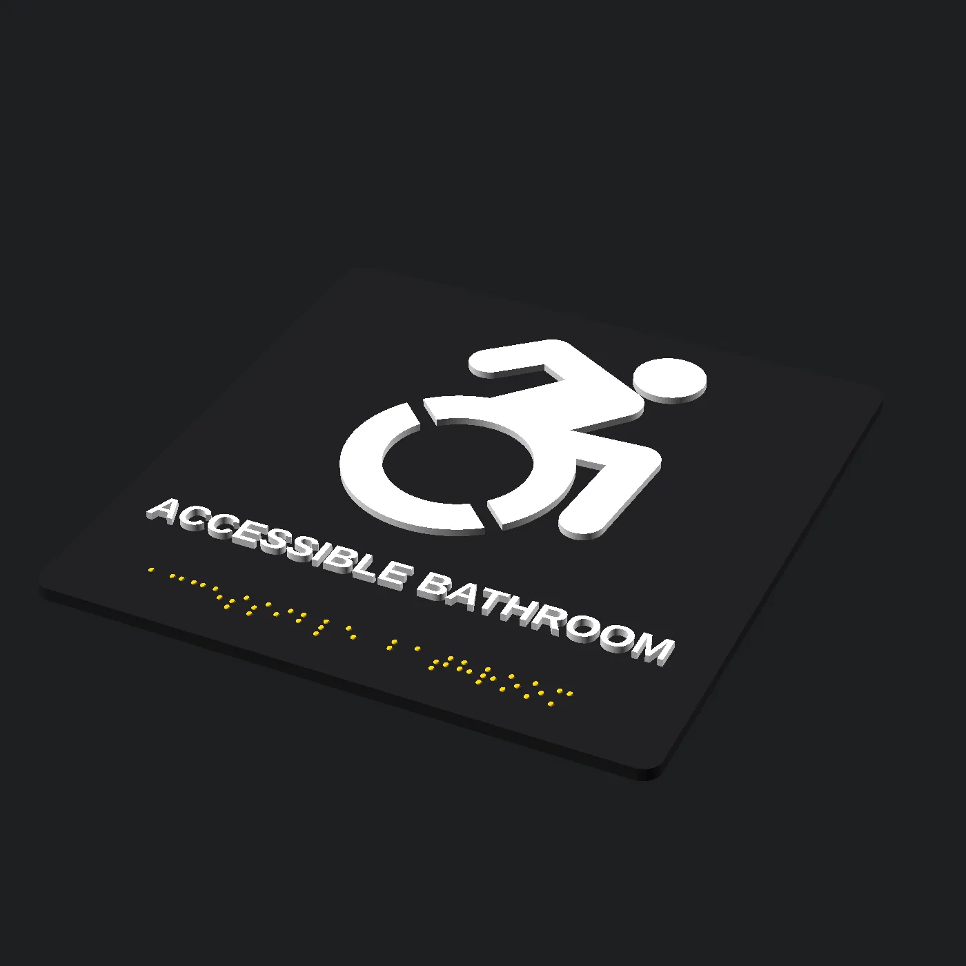 Trekvart rendering af det sorte firkantede badeværelsesskilt med det hvide dynamiske kørestolssymbol, hævet tekst med ordene ACCESSIBLE BATHROOM, og en linje gul punktskrift nedenunder.